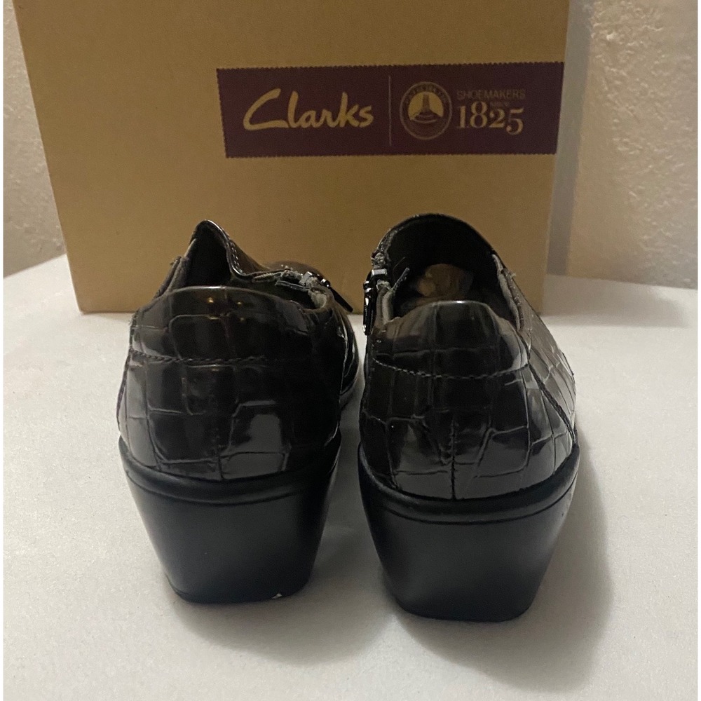 Clarks Women's Brown Faux Crocodile Embossed Slip On Shoes Side Zip Comfort 6.5W - Picture 7 of 9
